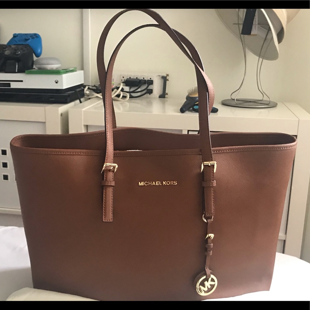 “SOLD”Authentic Michael Kors Jet Set bag